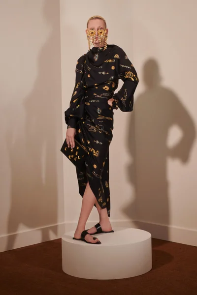 Look 11